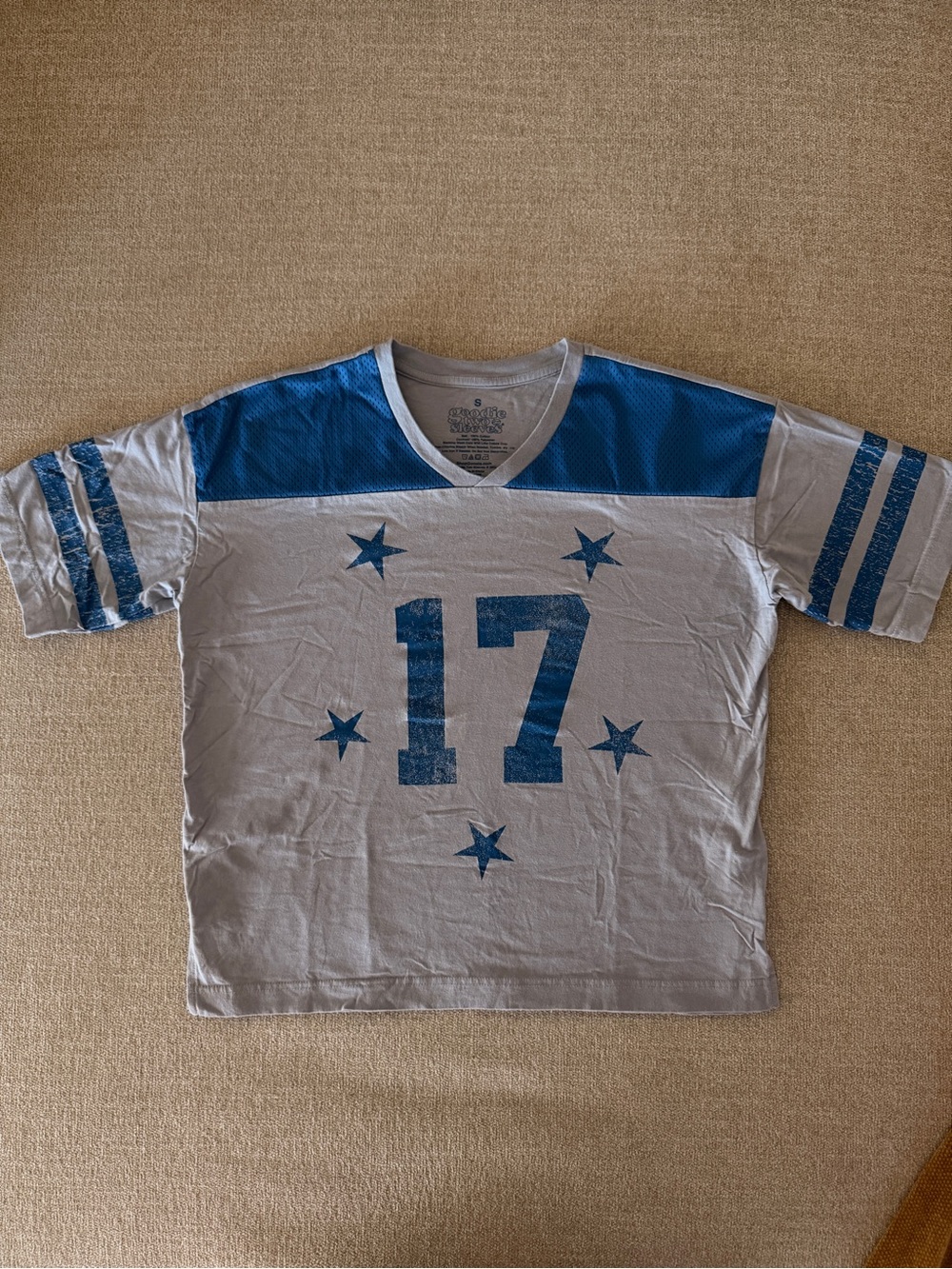 Women’s V-Neck Jersey Tee in Light Gray & Blue - Number 17